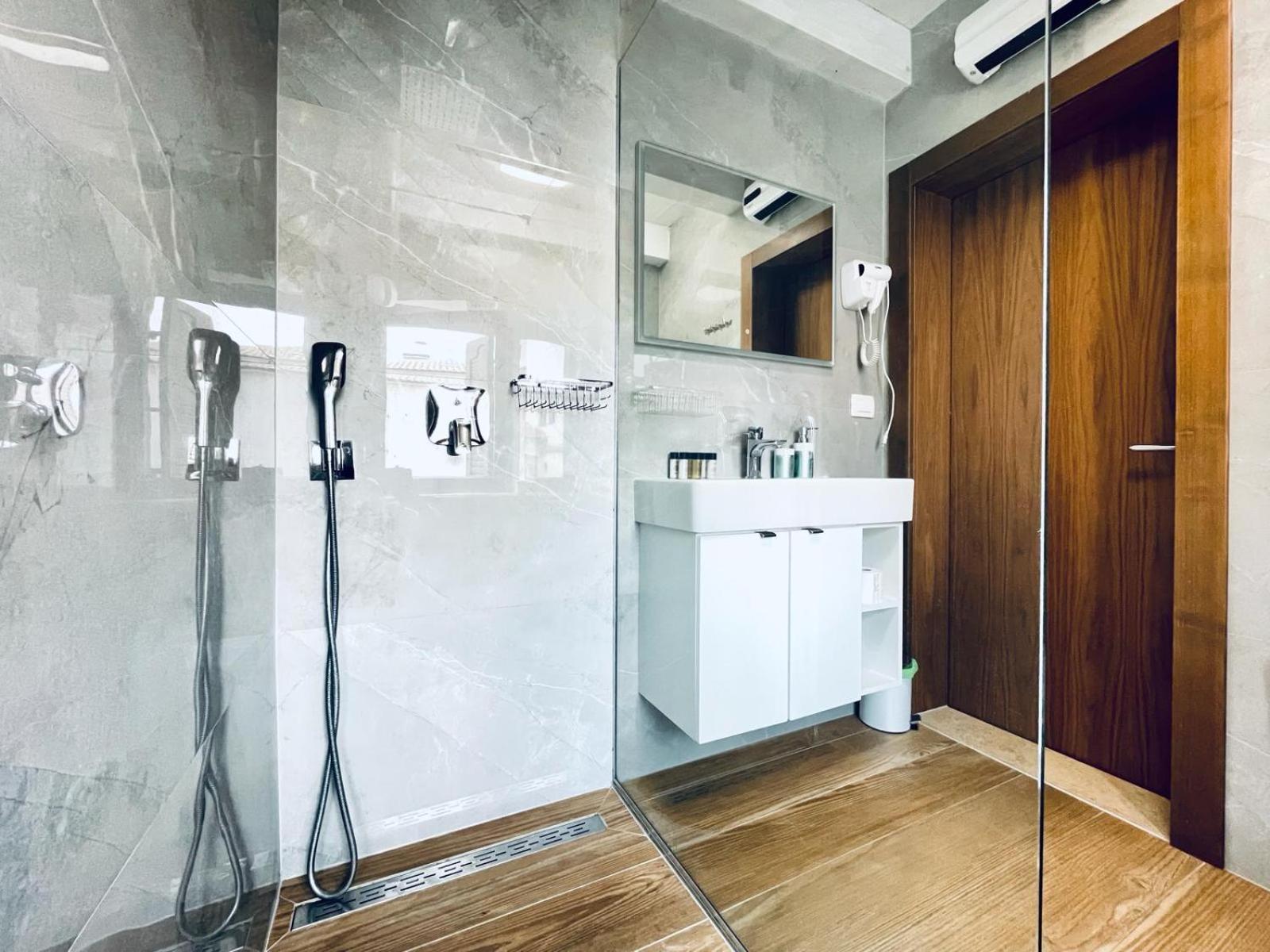 Fazana City Rooms With Free Parking ภายนอก รูปภาพ