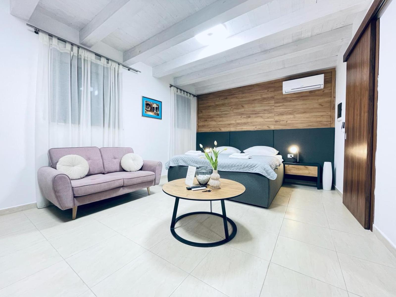 Fazana City Rooms With Free Parking ภายนอก รูปภาพ