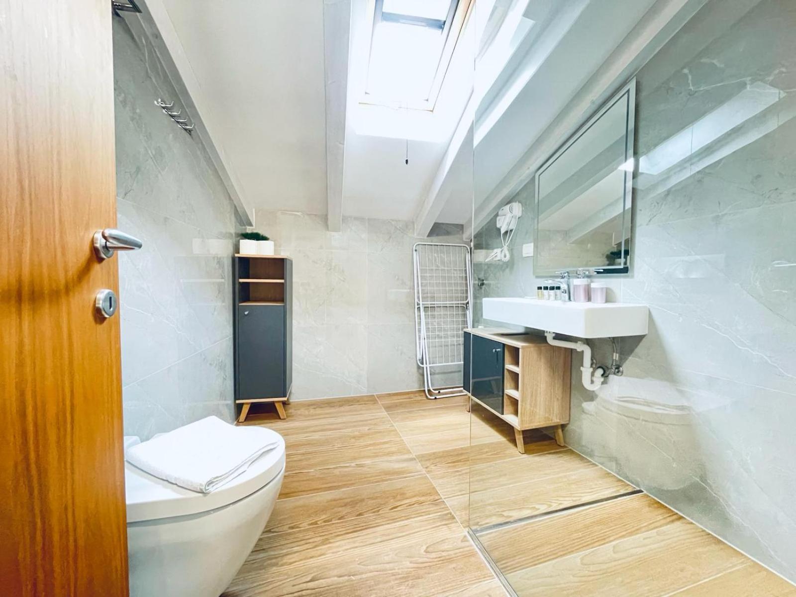 Fazana City Rooms With Free Parking ภายนอก รูปภาพ